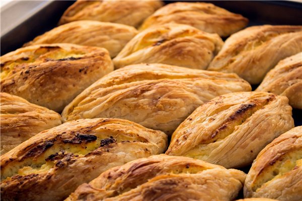 PASTIZZI LARGE CHEESE